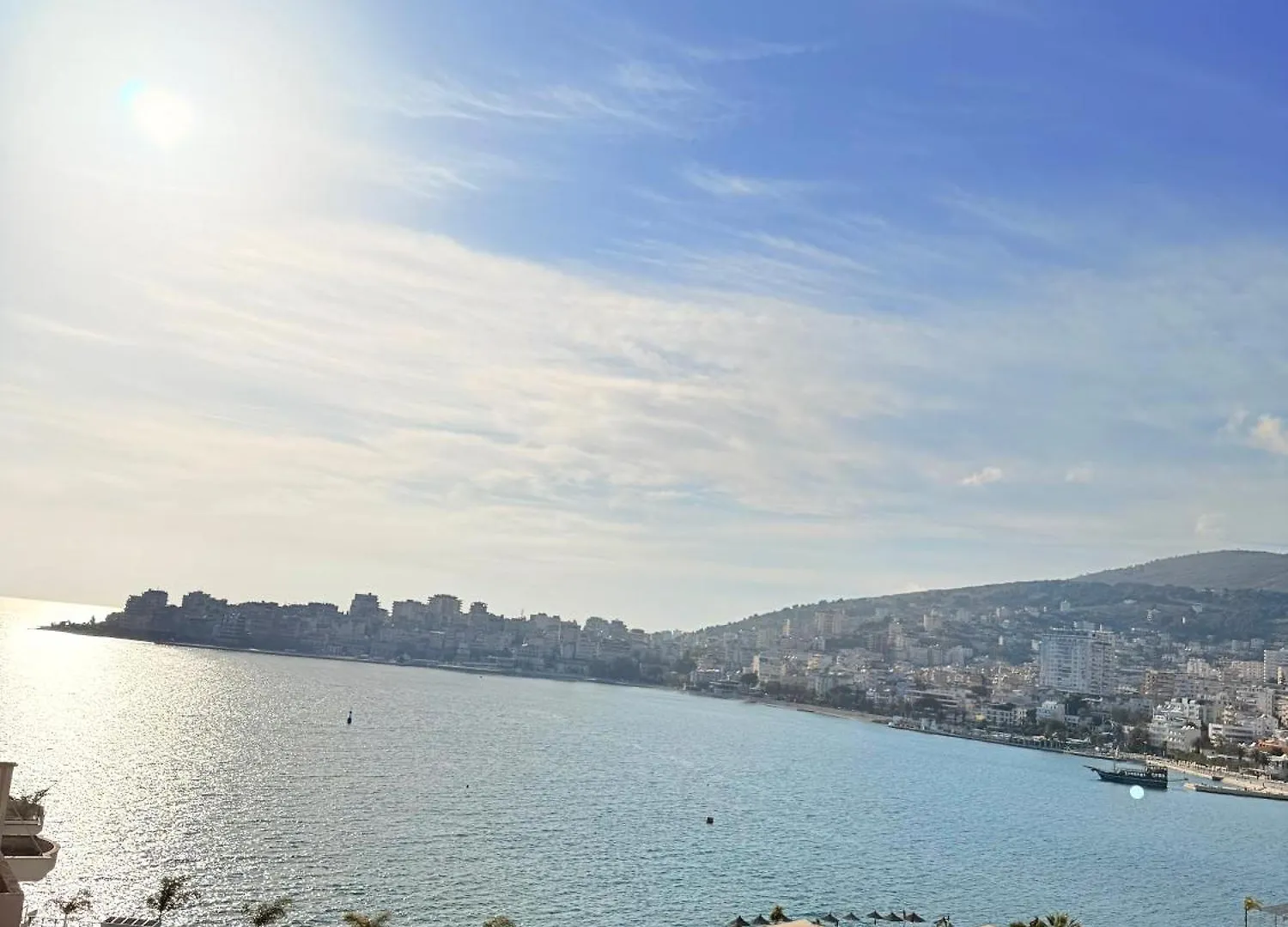 Stunning Two Bedrooms Apartment Steps From The Beach ساراندا