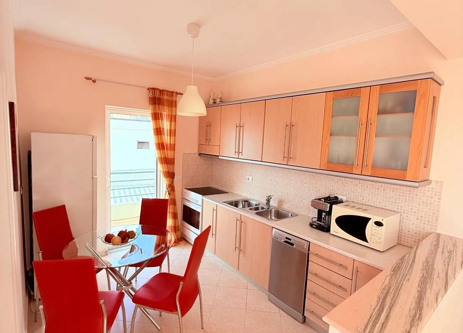 Stunning Two Bedrooms Apartment Steps From The Beach ساراندا ألبانيا