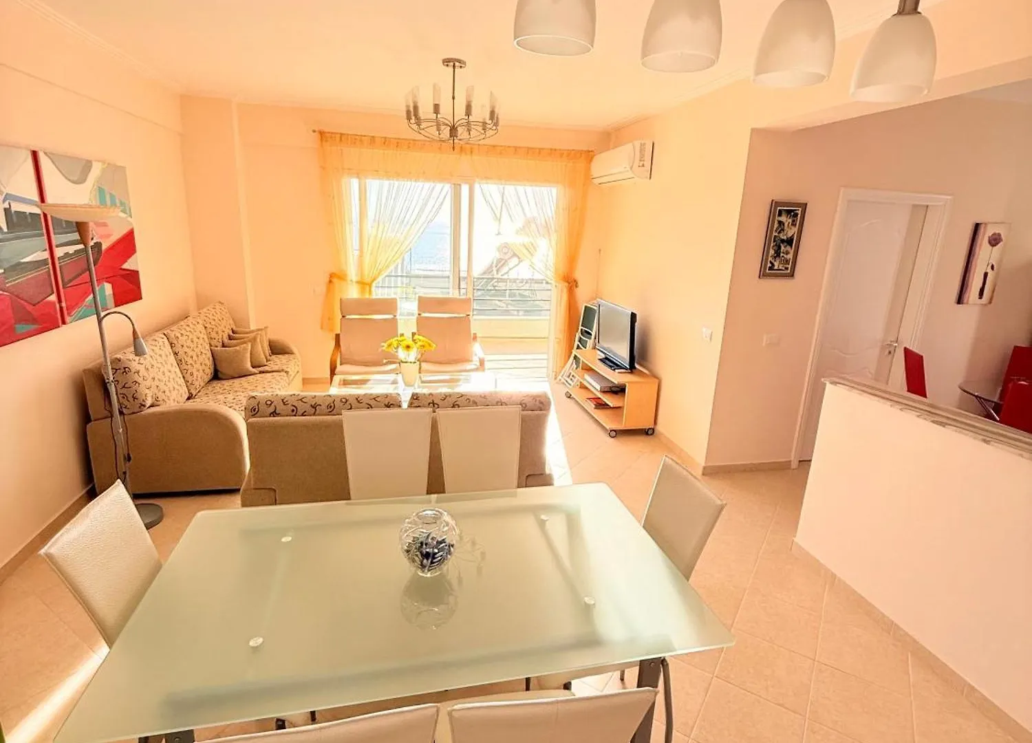 Stunning Two Bedrooms Apartment Steps From The Beach ساراندا
