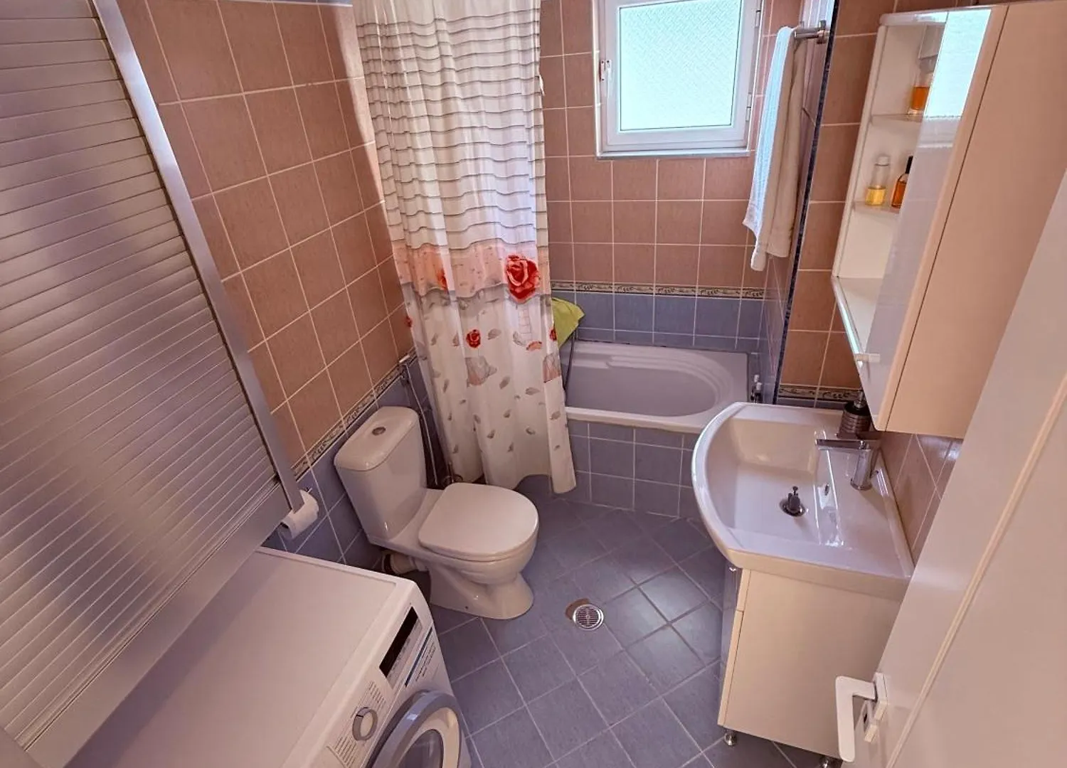 Stunning Two Bedrooms Apartment Steps From The Beach ساراندا ألبانيا